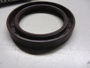 картинка Сальник со ст. маховика 50x70x10 <----ED0012133180-S