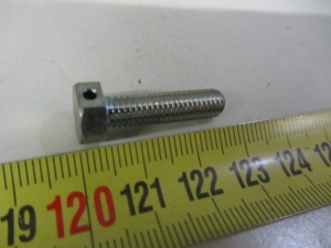 картинка Болт M6x25