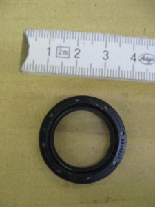 картинка Сальник со ст. вала 28х40х7 ED0012133450-S