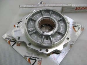 картинка Крышка подшипника скольжения коленвала со стороны маховика