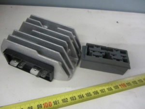 картинка Регулятор напряжения зарядки